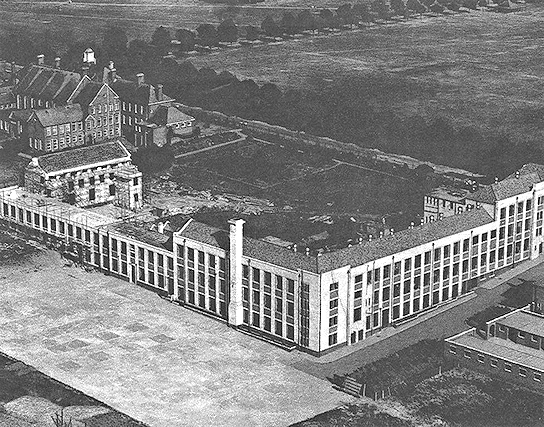 Aerial view of Avenue in the 1930s